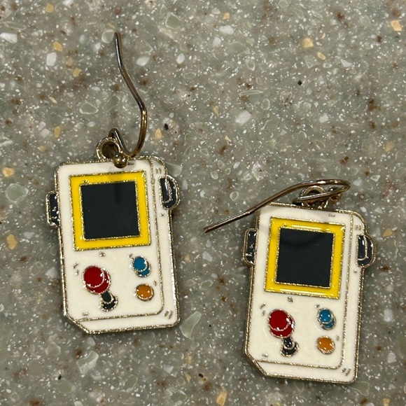 Retro Game Console Earrings - Picture 2 of 3